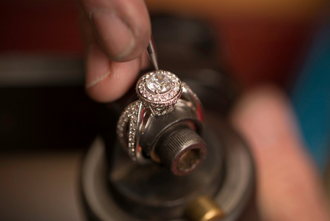 Crafting Unique Expressions of Love: The Power of Custom Jewellery